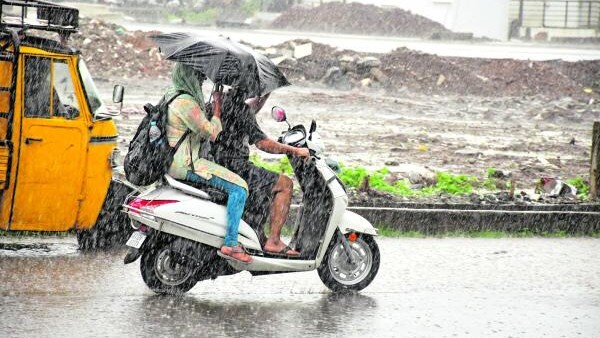 Heavy rains batter coastal Karnataka districts; IMD sounds red alert