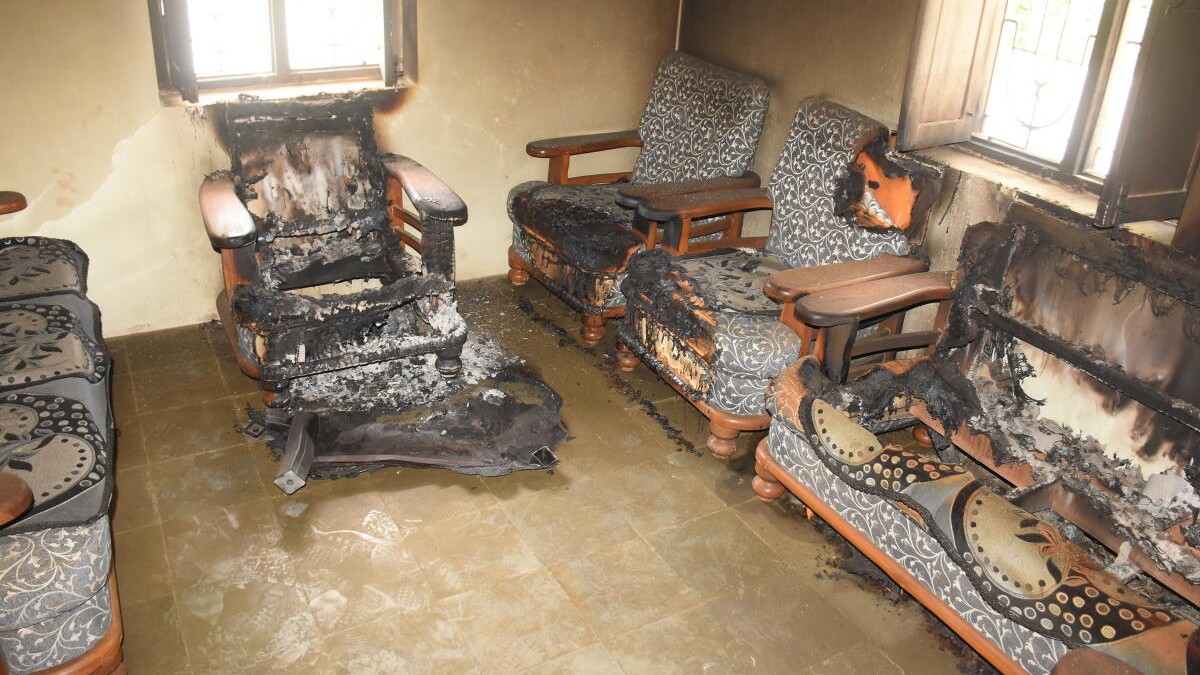 Miscreants set fire to Congress office in Yadgir, materials worth Rs 5L burnt