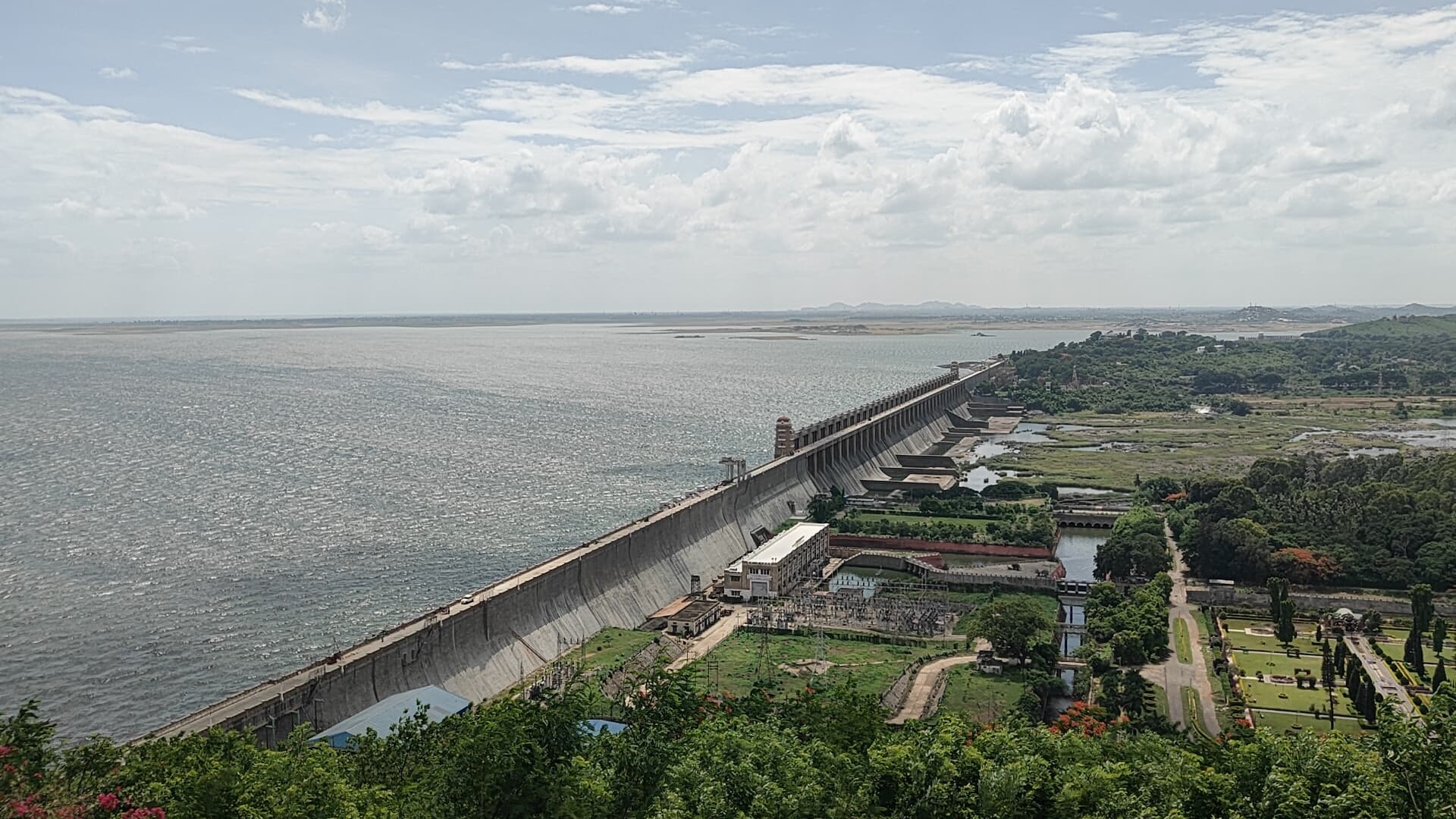 Rain infuses life into reservoirs; Tungabhadra dam reaches max level