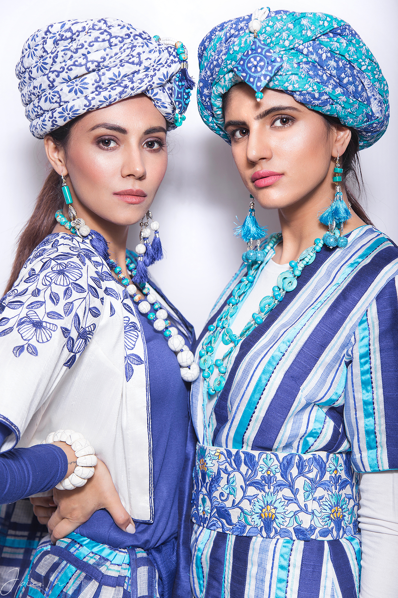 Models: Gurleen Grewal and Medha Rana
Designer: Vidhi Singhani
Event: Rajasthan Heritage Week