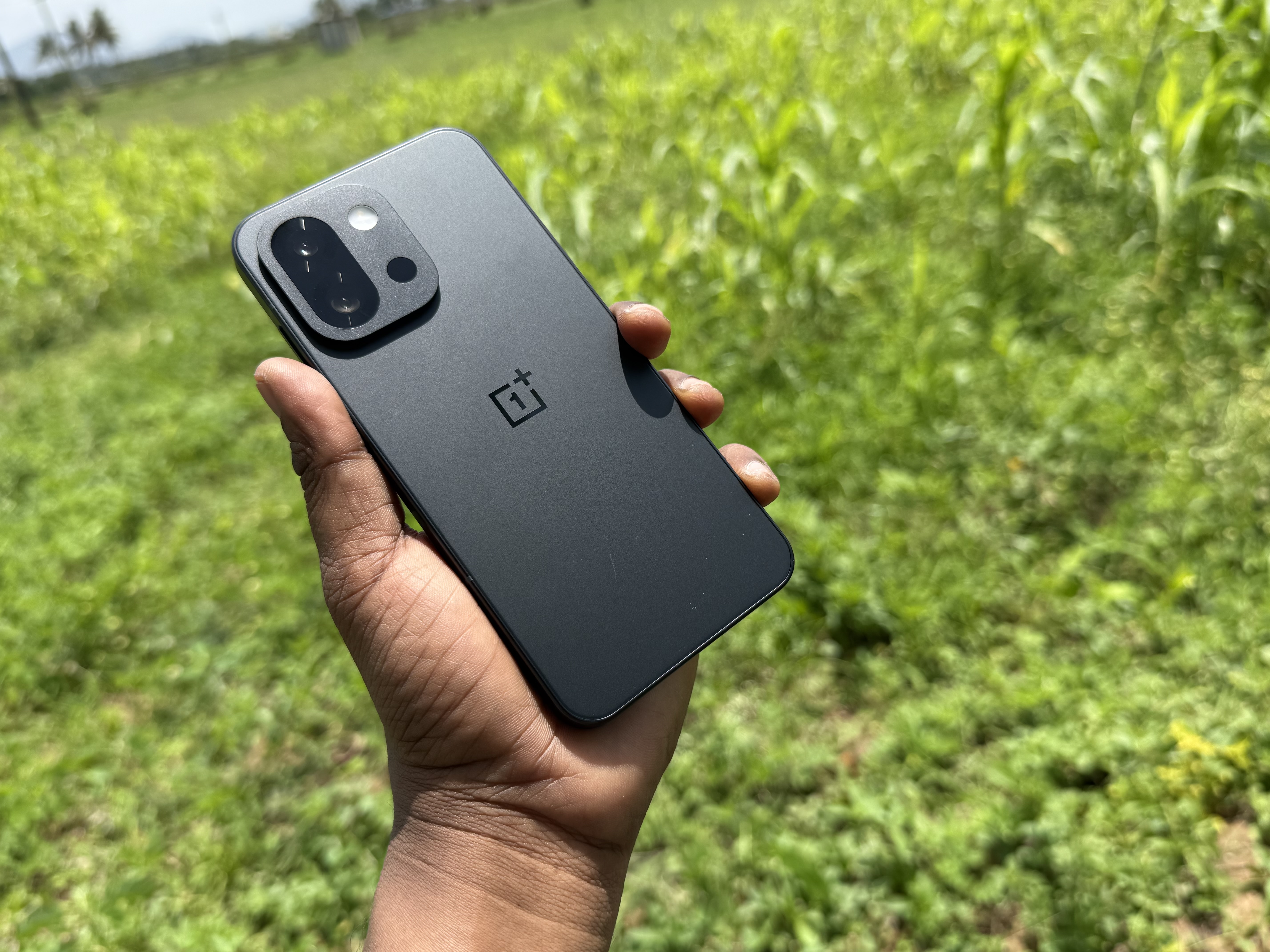 OnePlus 13s.