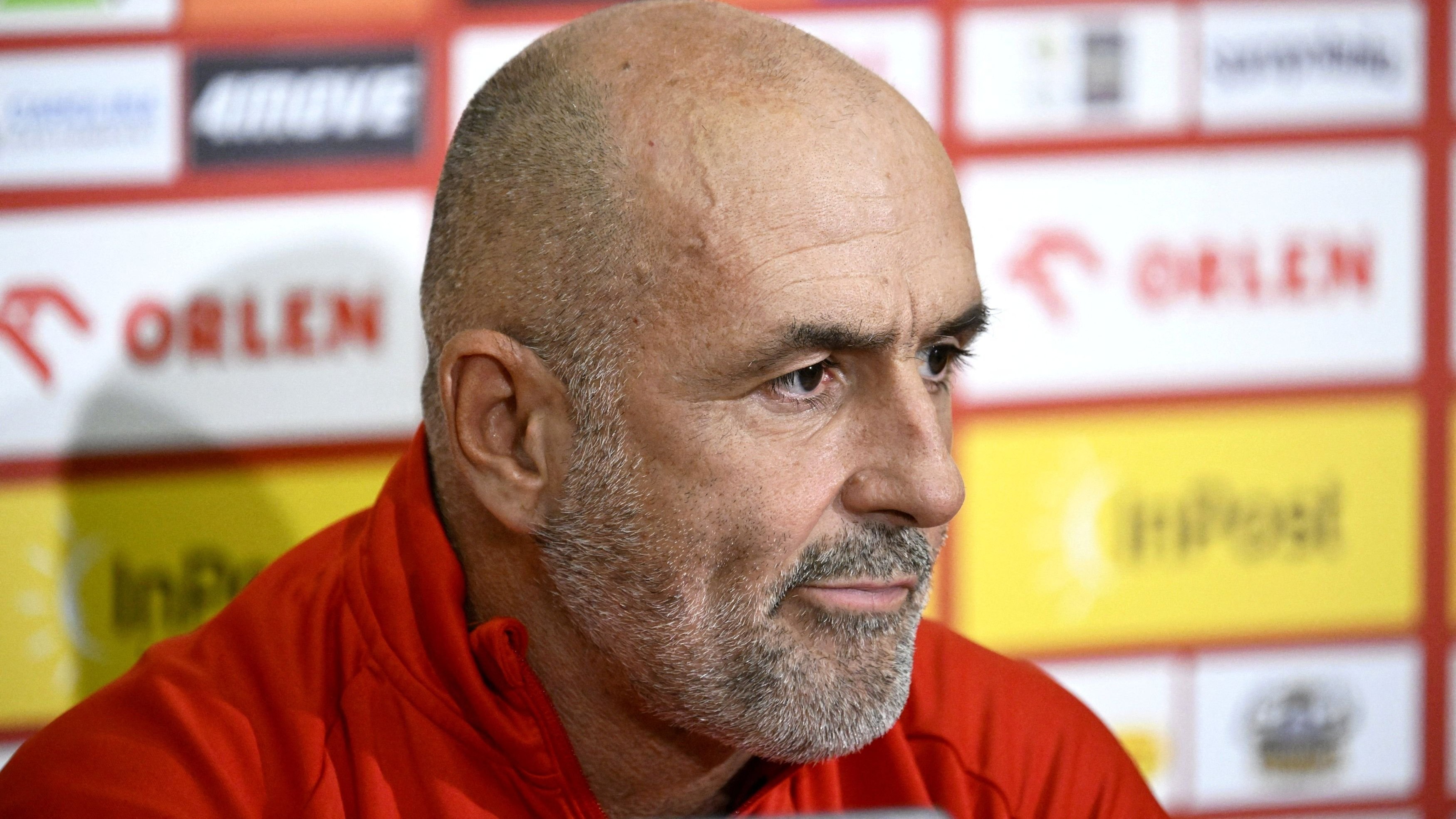 Poland manager Probierz resigns after Lewandowski row