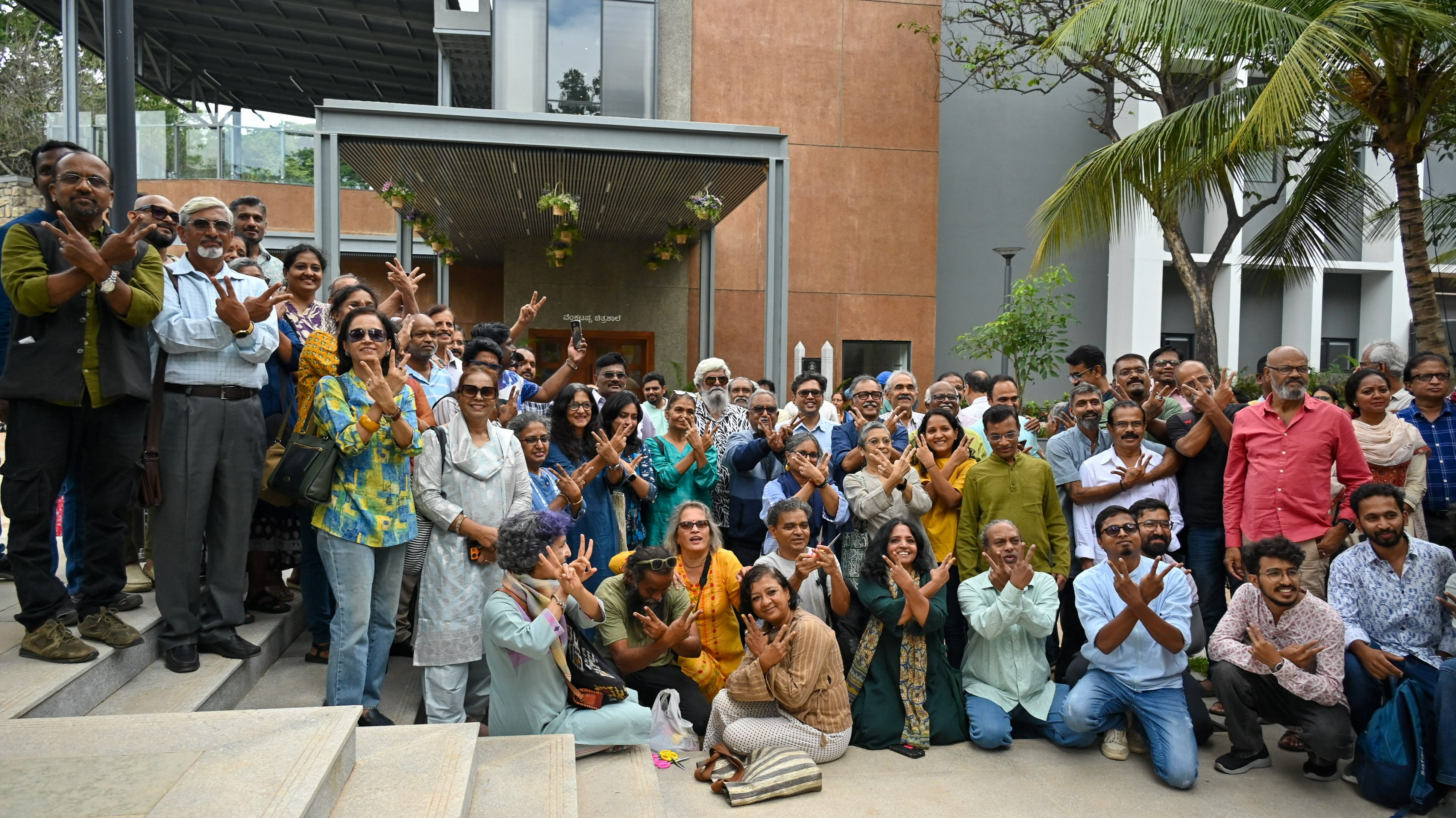Bengaluru: Artists hold parallel event at Venkatappa Art Gallery
