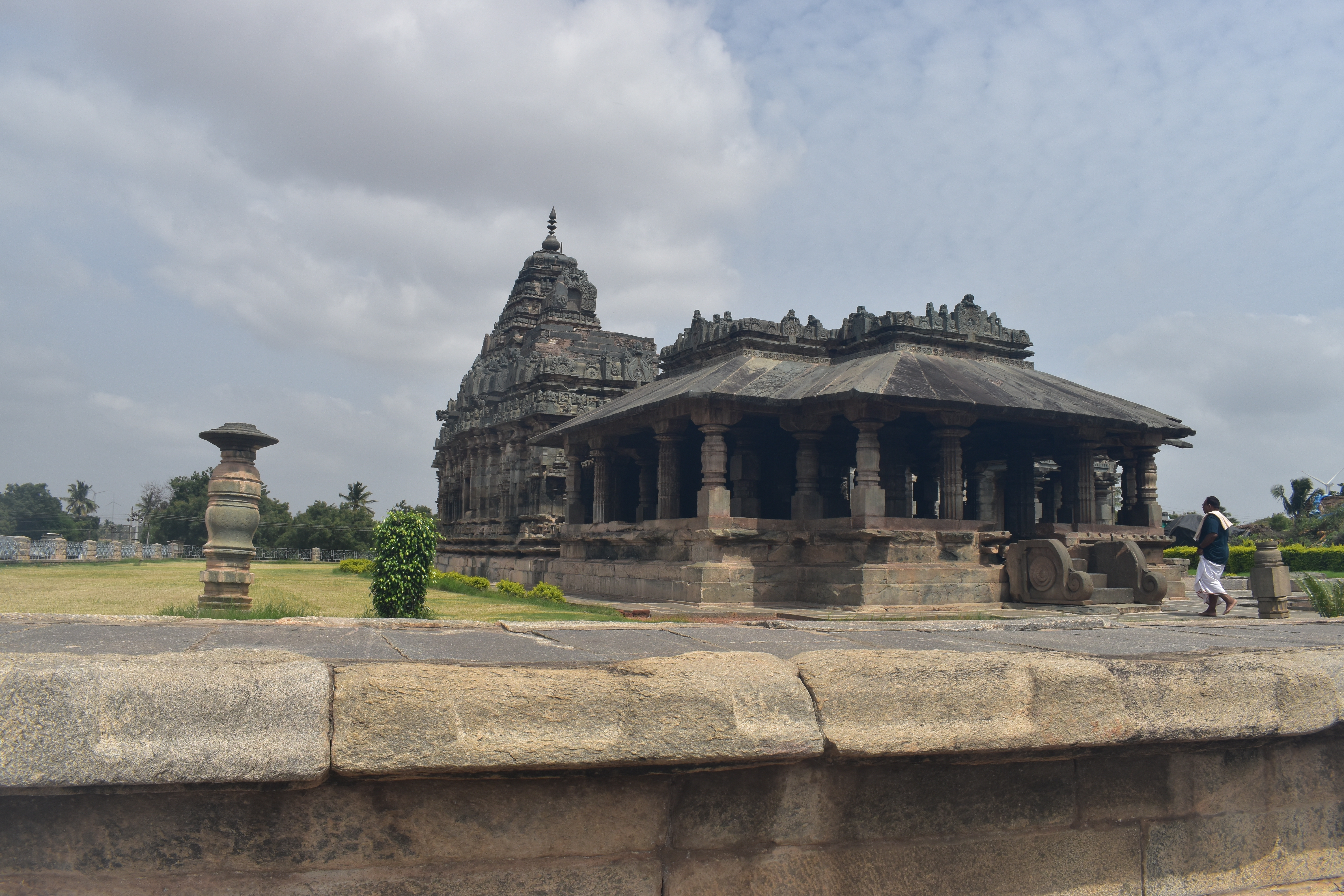 Brahma Jinalaya Lakkundi