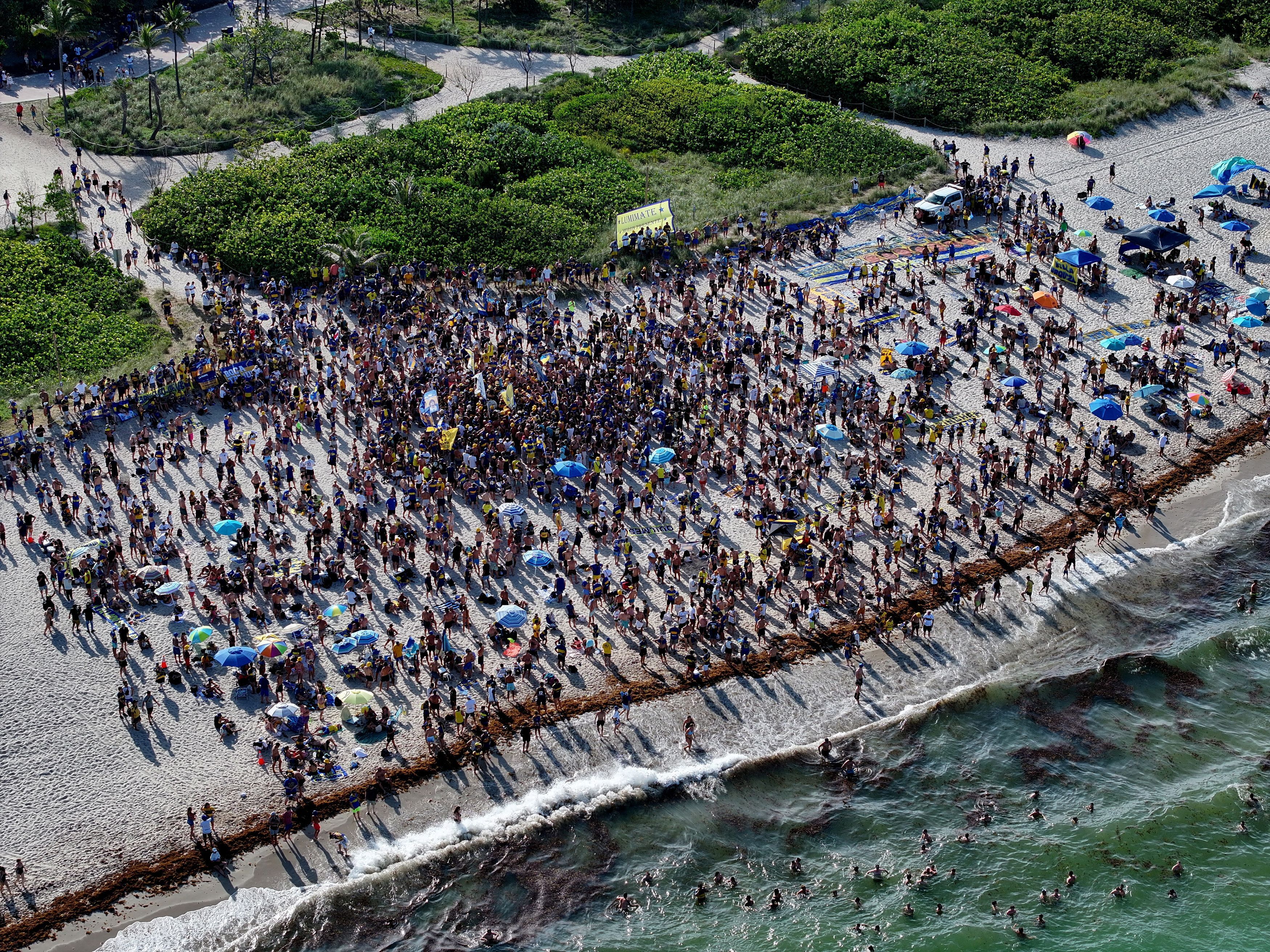 Aerial view of Boca Juniors fans at Miami Beach ahead of the match.