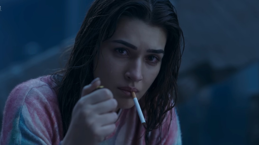 Kriti Sanon in a still from the movie Tere Ishk Mein.