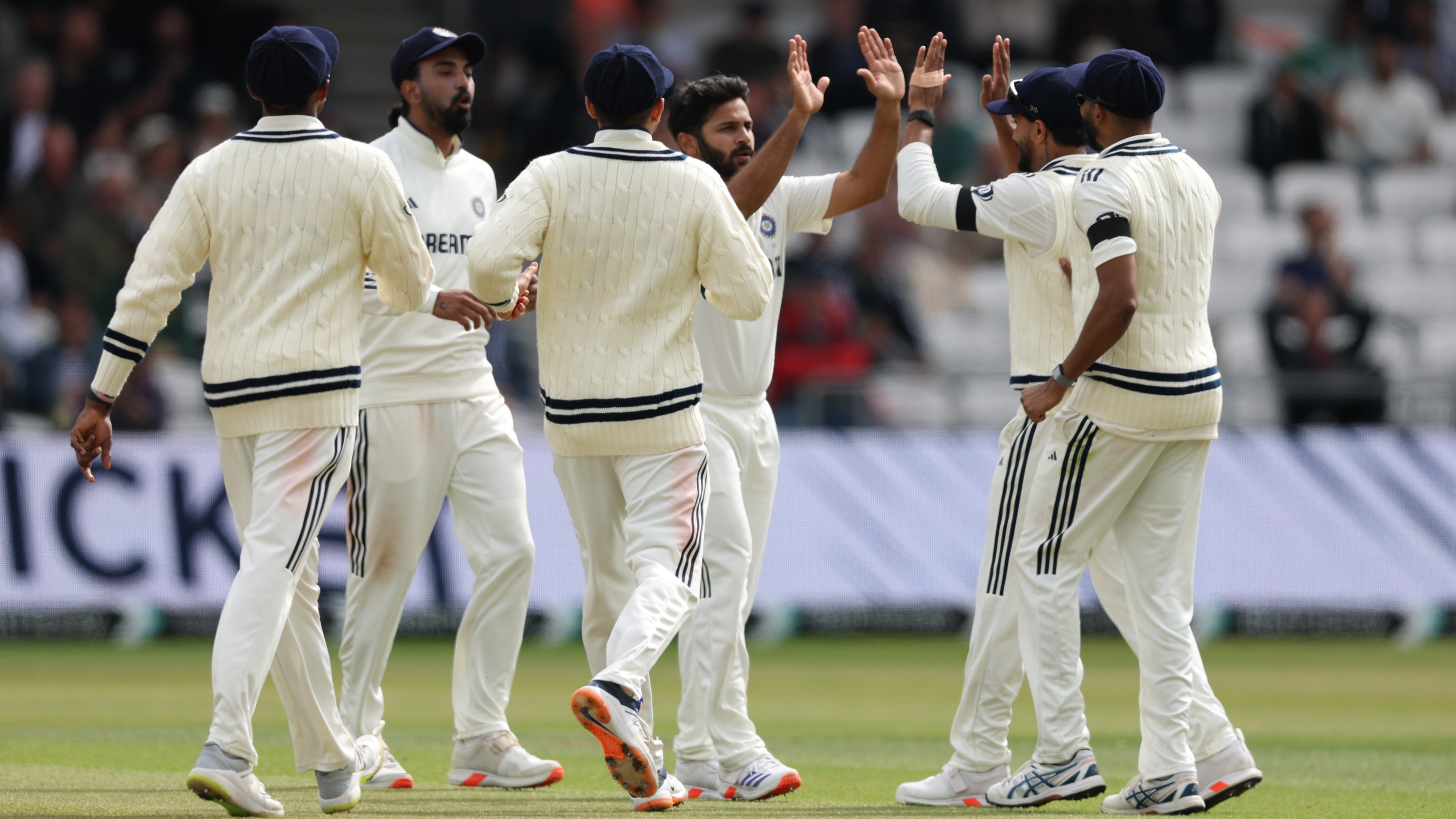 Thakur drags India back into thrilling Test after Duckett makes 149