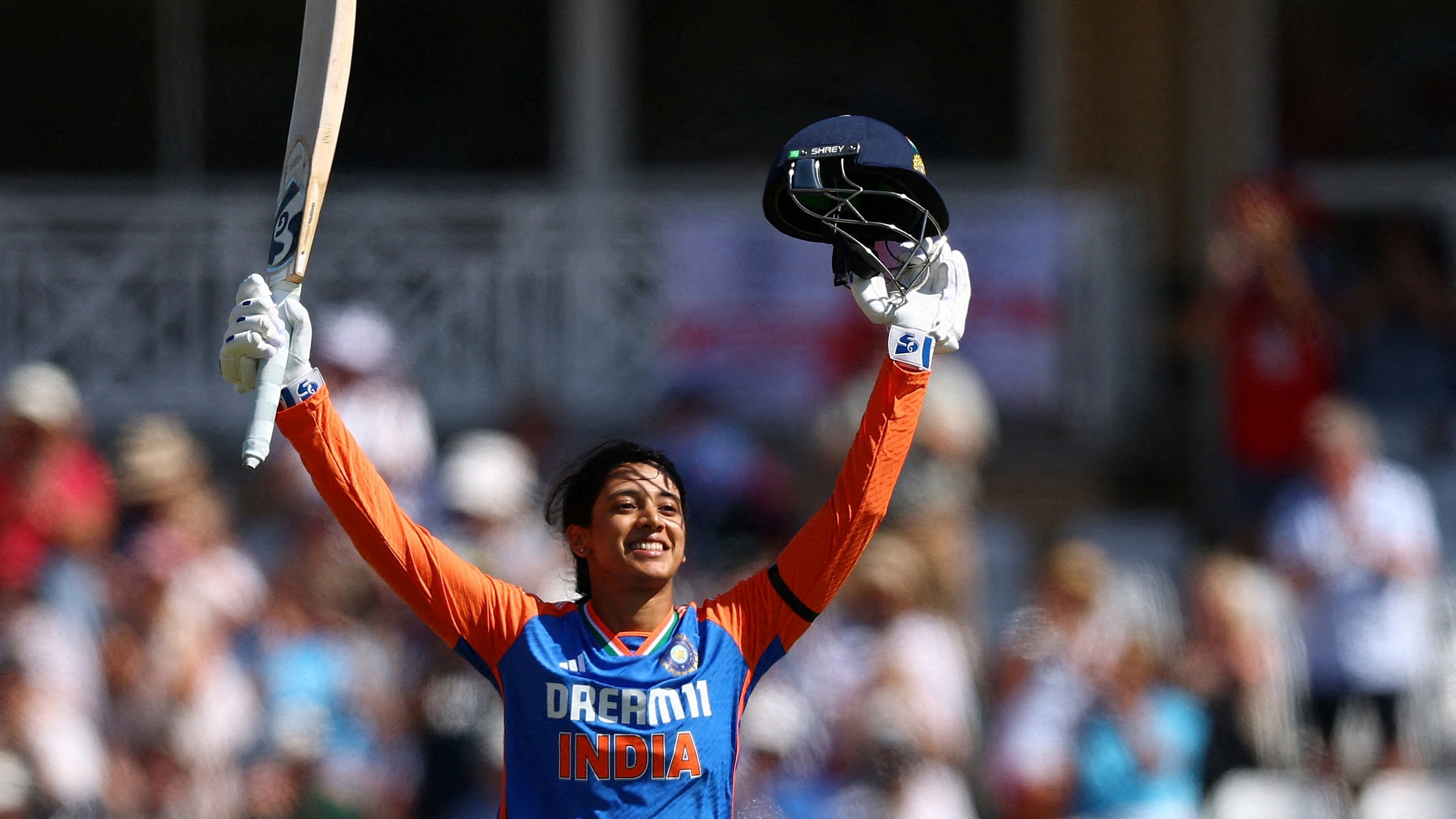 Smriti Mandhana's maiden hundred powers India women to 210/5 in 1st T20I against England