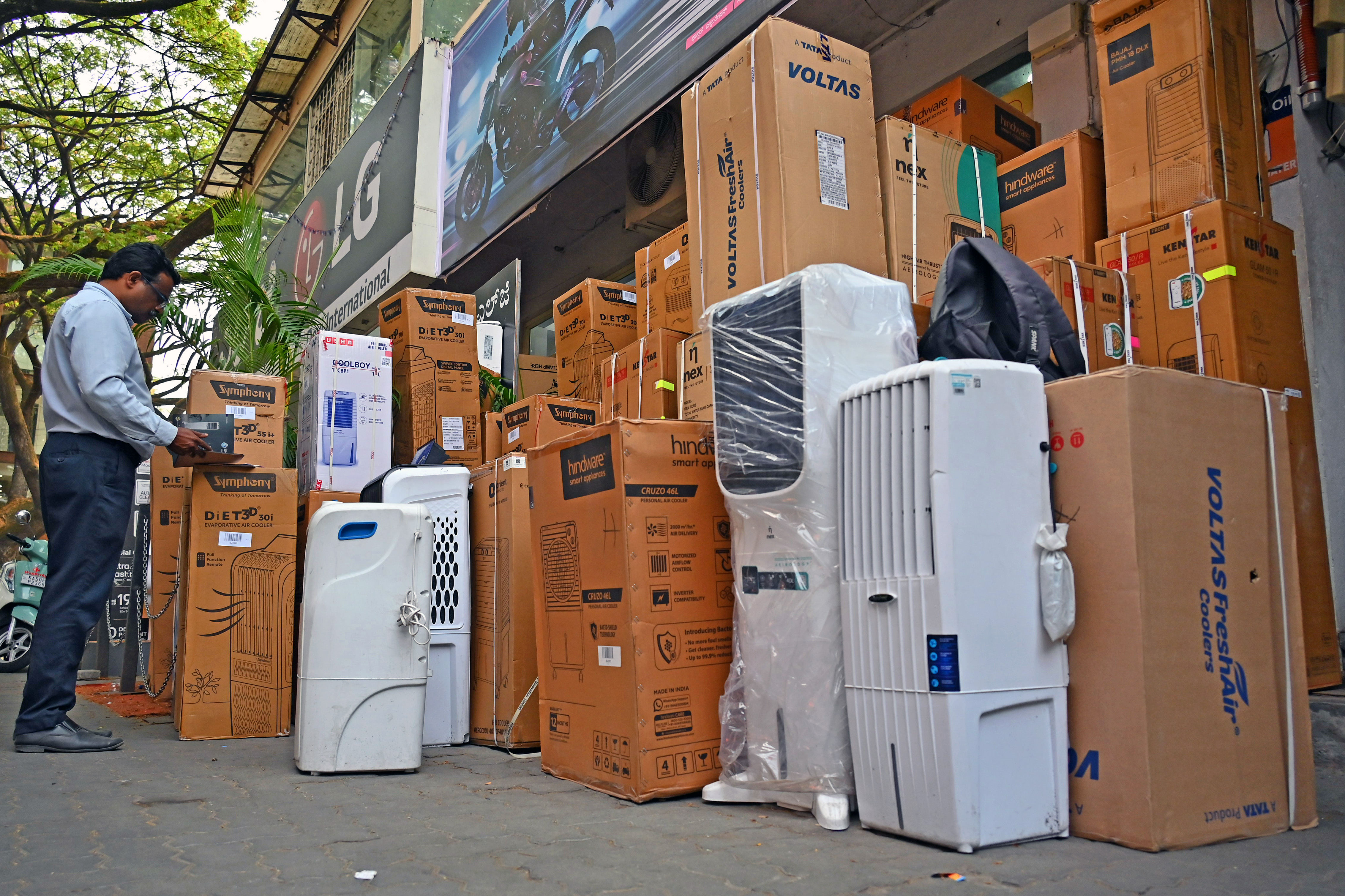 Rising temperatures drive surge in air conditioner (AC) and cooler purchases and rentals in Bengaluru April 01 2025. 