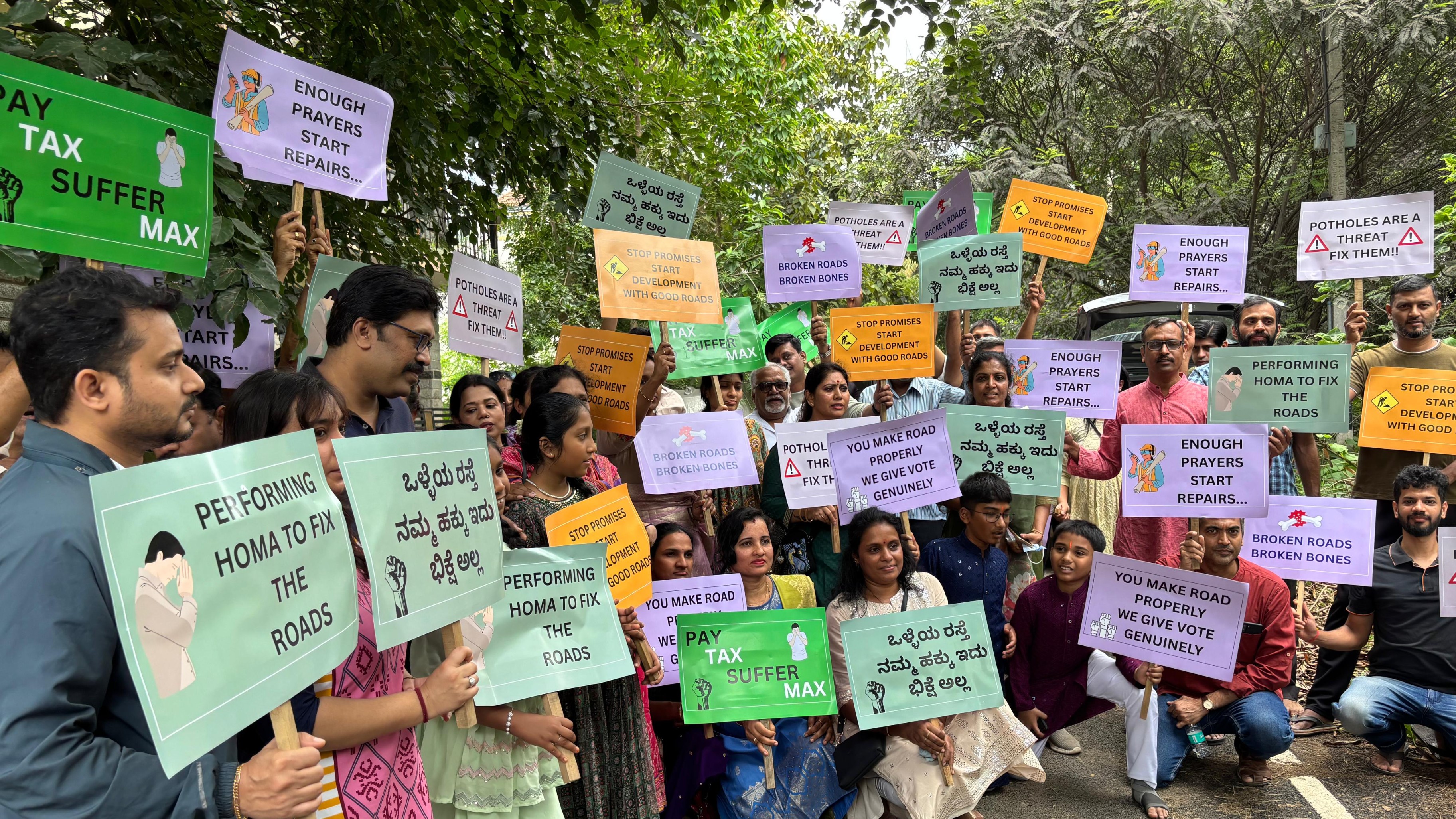 Bengaluru | Vajarahalli residents resort to 'puja protest' to highlight bad road
