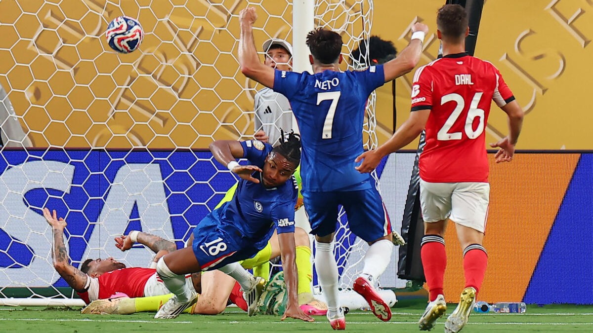 Chelsea down 10-man Benfica to advance to Club World Cup quarters 