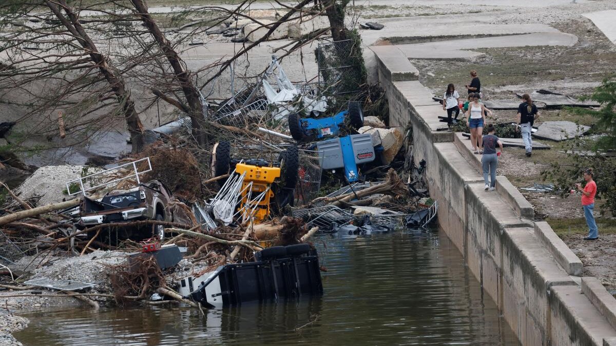 Death toll from Texas floods rises to 43, many still missing