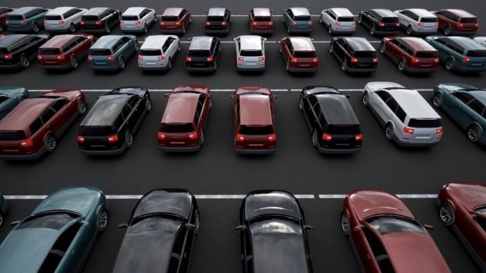 India auto dealers warn of risks to supply, retail volume growth