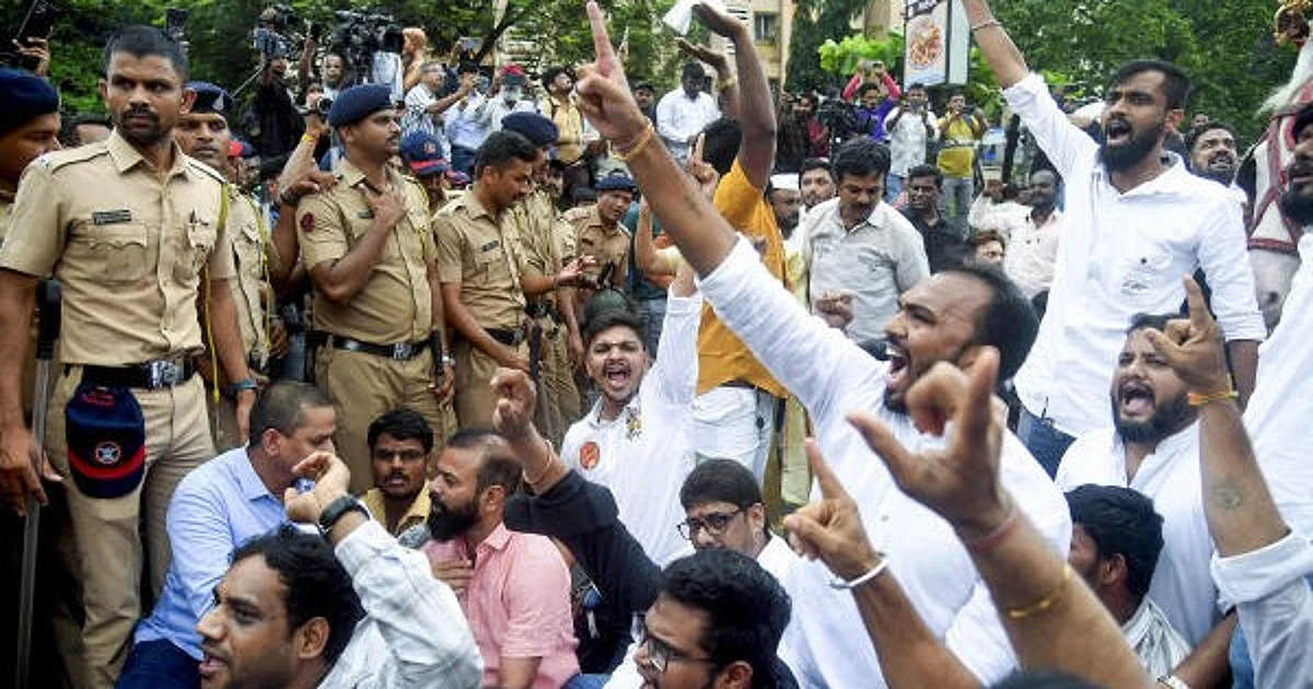Hindi vs Marathi row spills over to Mumbai roads, MNS holds rally to ...