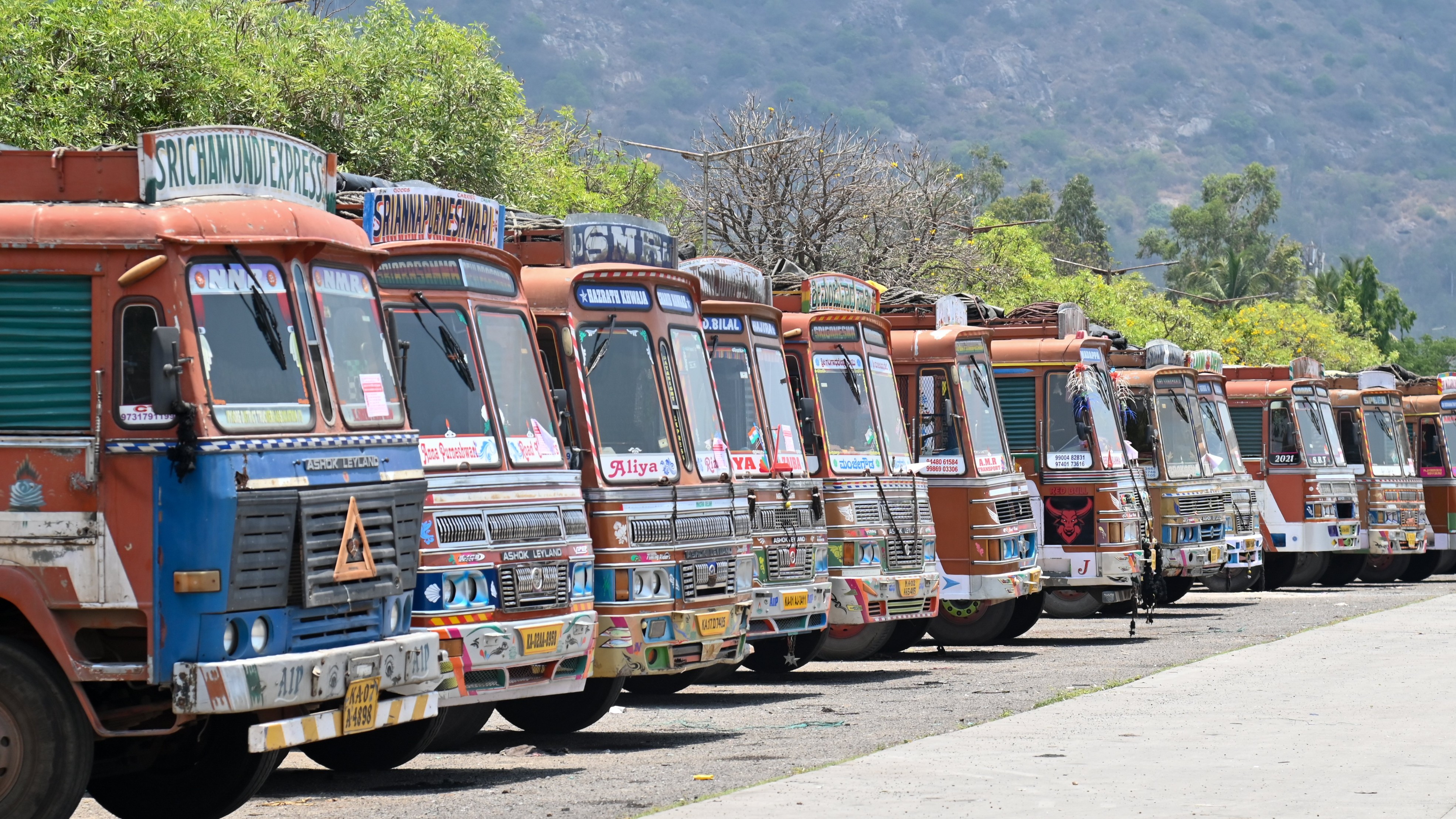 Lorry owners withdraw stir after Karnataka govt promises payment