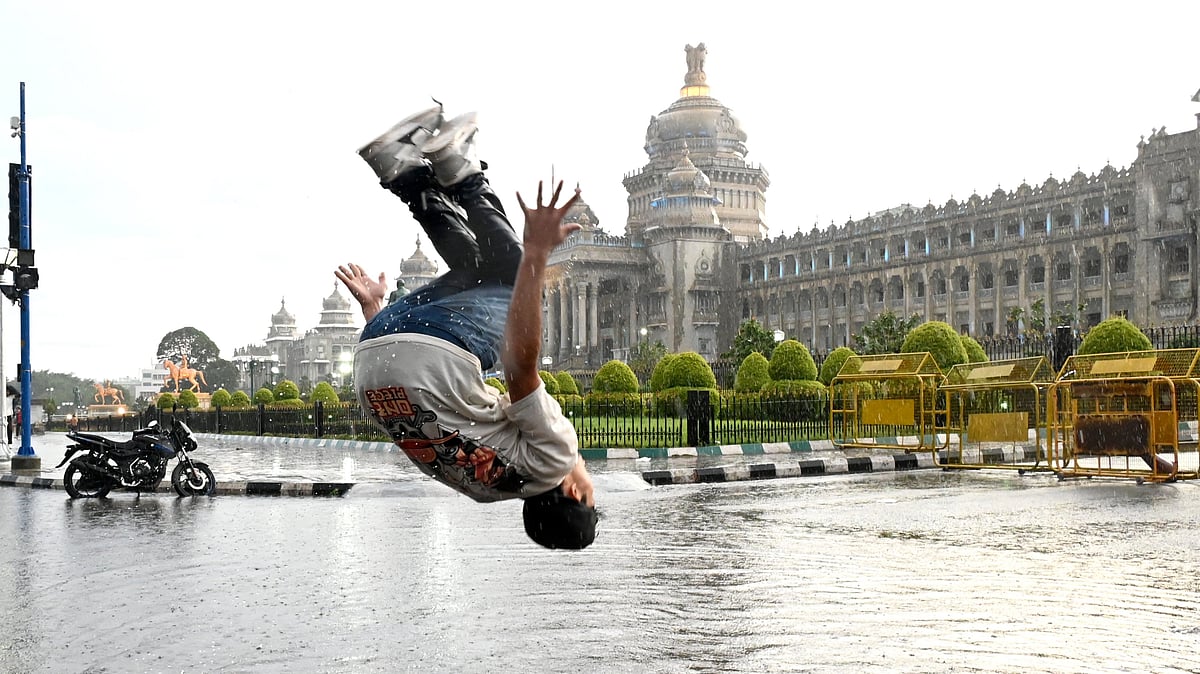 Bengalurus stärkster Regen dieser Saison hinterlässt eine Spur aus ...