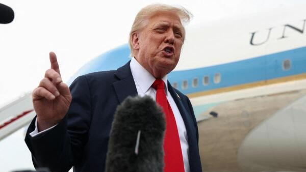 Trump pays homage to soccer greats, met with boos, cheers from Club World Cup crowd