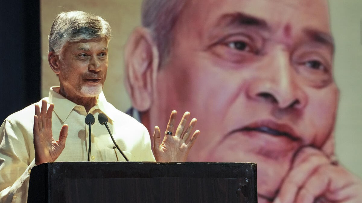 Former PM Narasimha Rao knew 17 languages including Hindi: Naidu amid language debate
