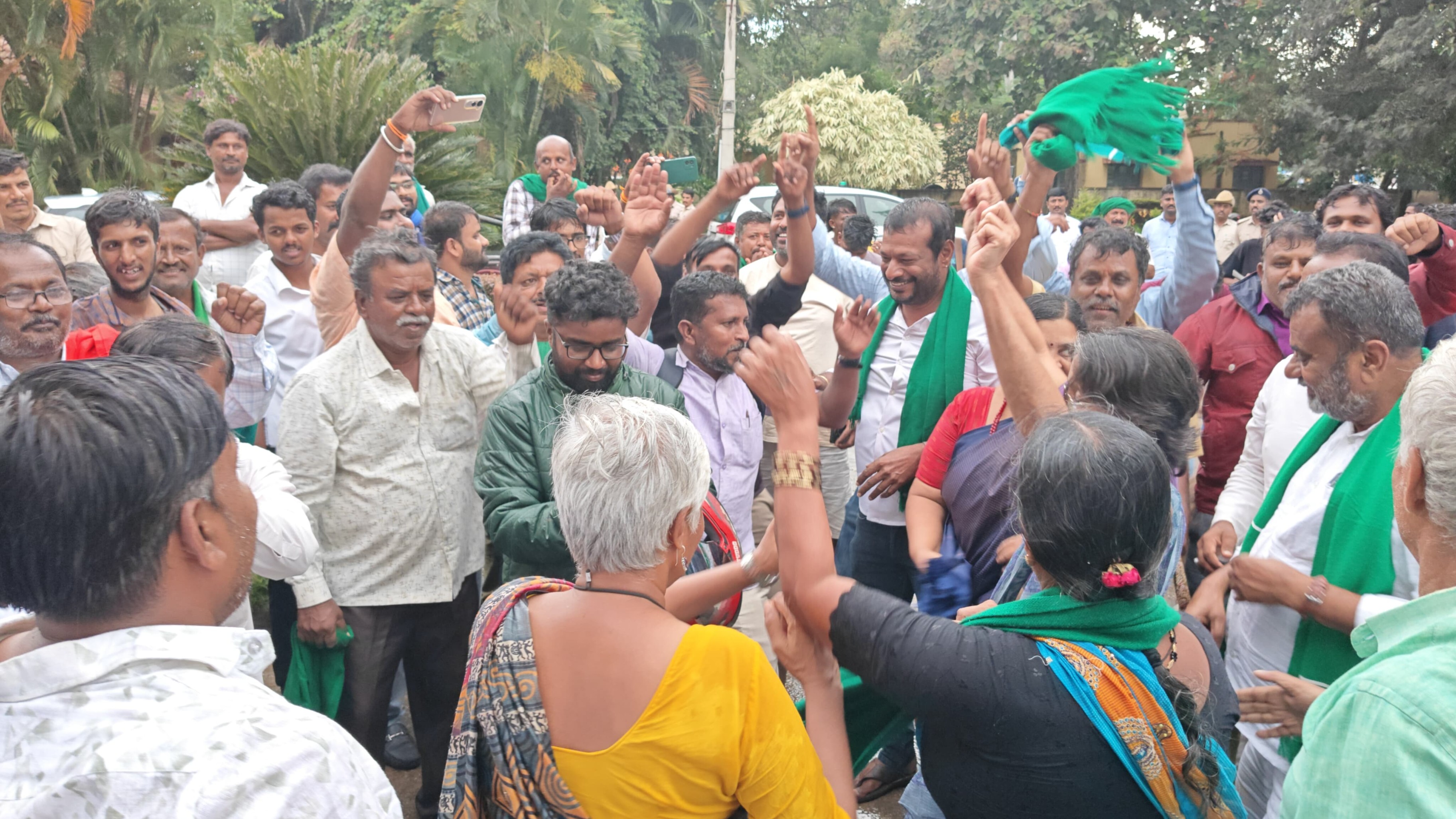 Devanahalli protest | How loss of partial eyesight didn't deter this Karnataka farmer's spirit