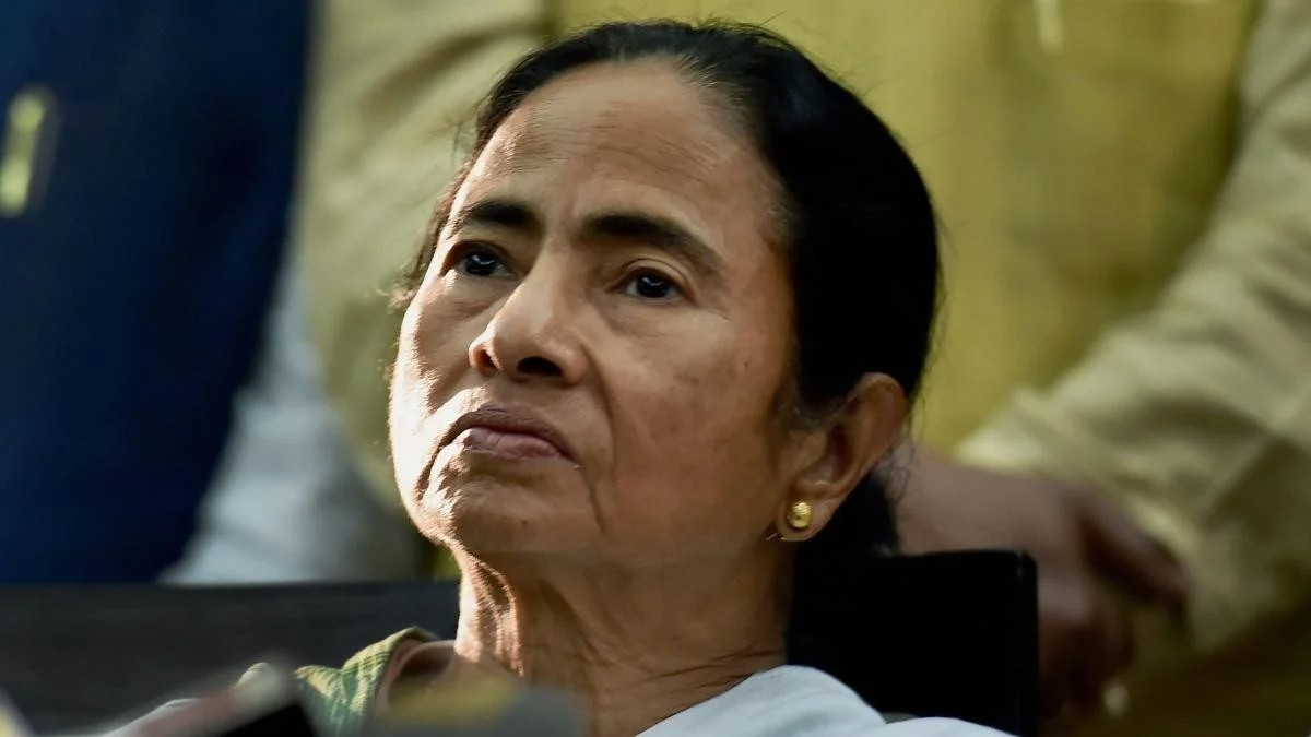 Civil society organisation urges Bengal CM to block SBI's plan to shift key operations from Kolkata