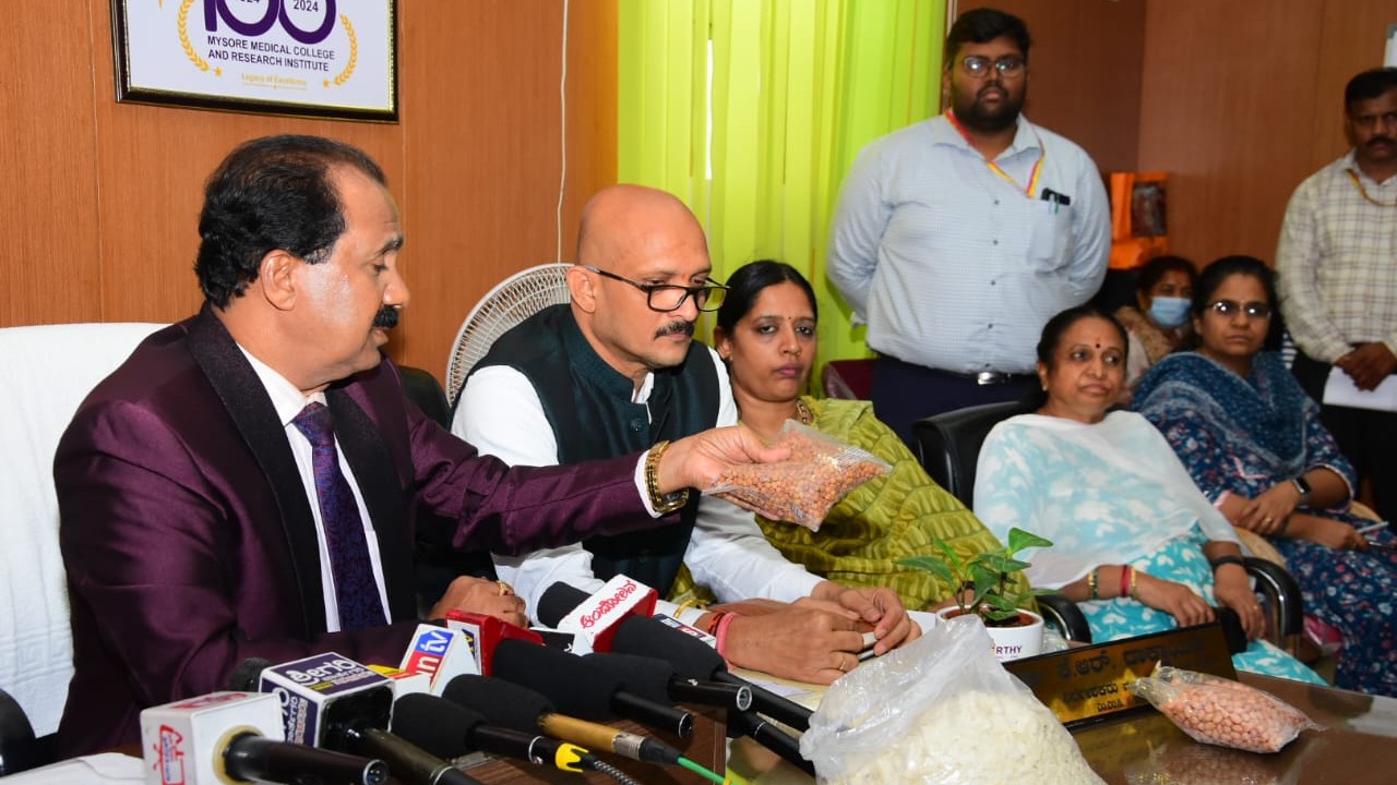 Worms found in rice, rava at nutrition rehab centre of Mysuru hospital, probe ordered