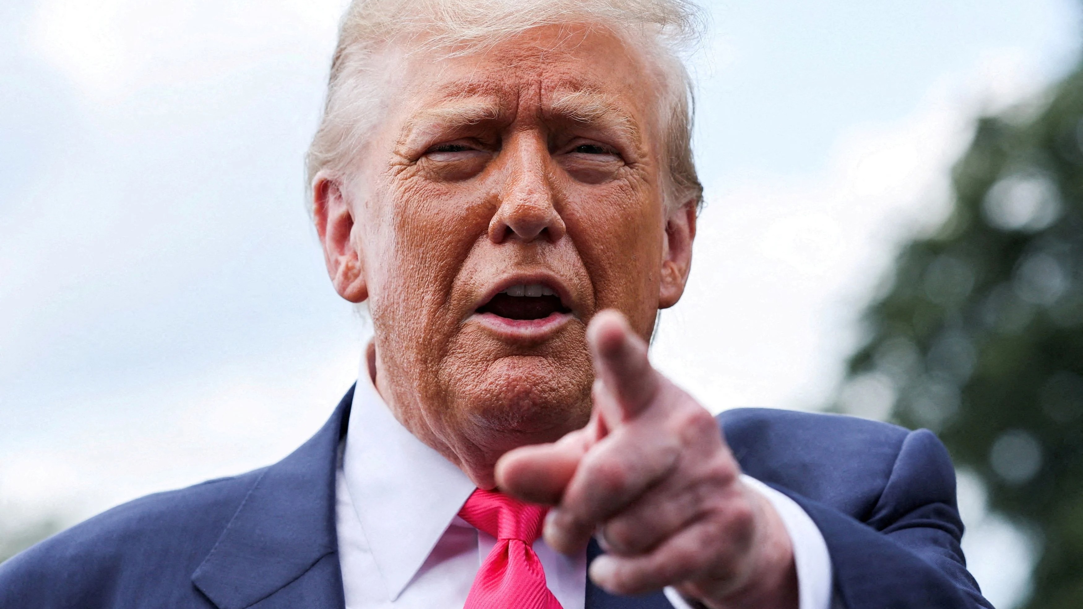Trump threatens to sue WSJ over publication of alleged letter to Epstein