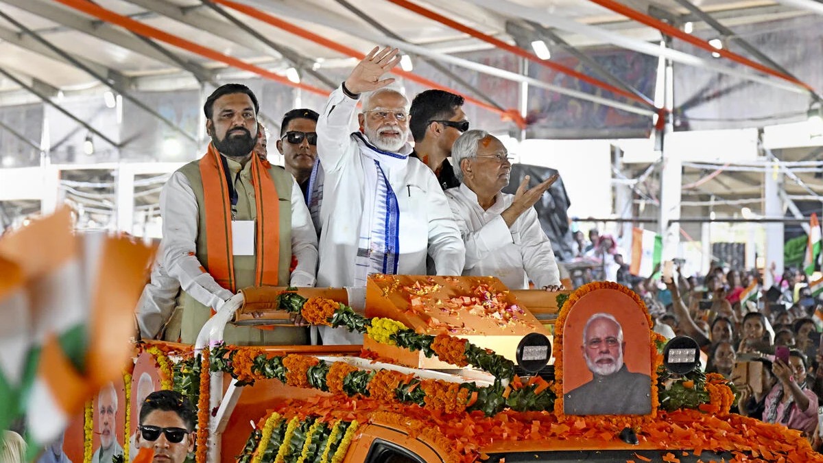 'Ek naya Bihar...banaye NDA sarkar' | Develop Motihari like Mumbai, Patna to grow as Pune: Modi's wish list at rally