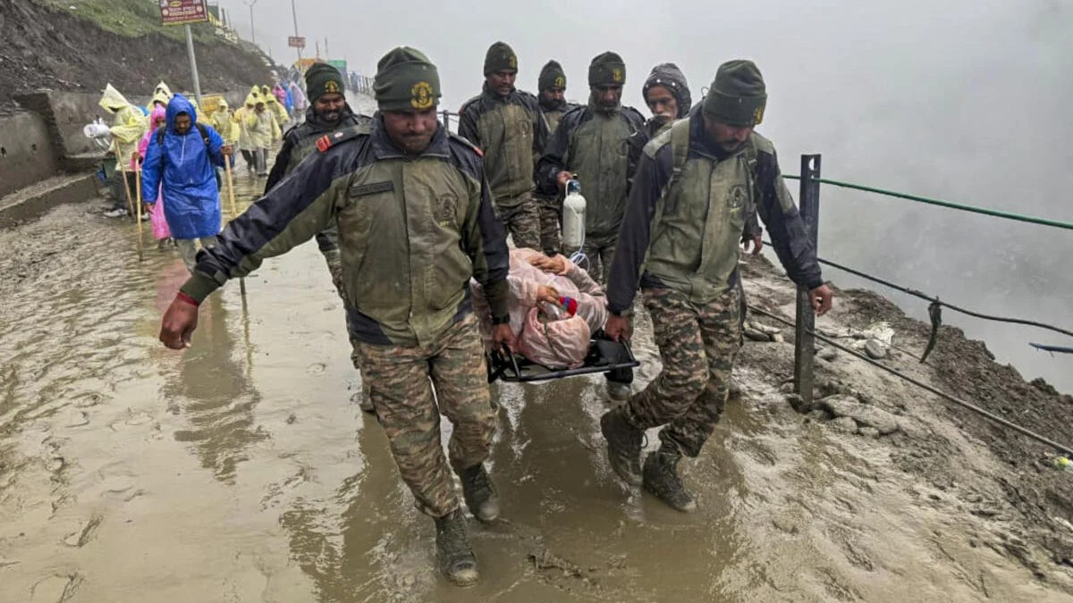 Stretch of NH-10 between Sikkim, Bengal closed for traffic after landslides