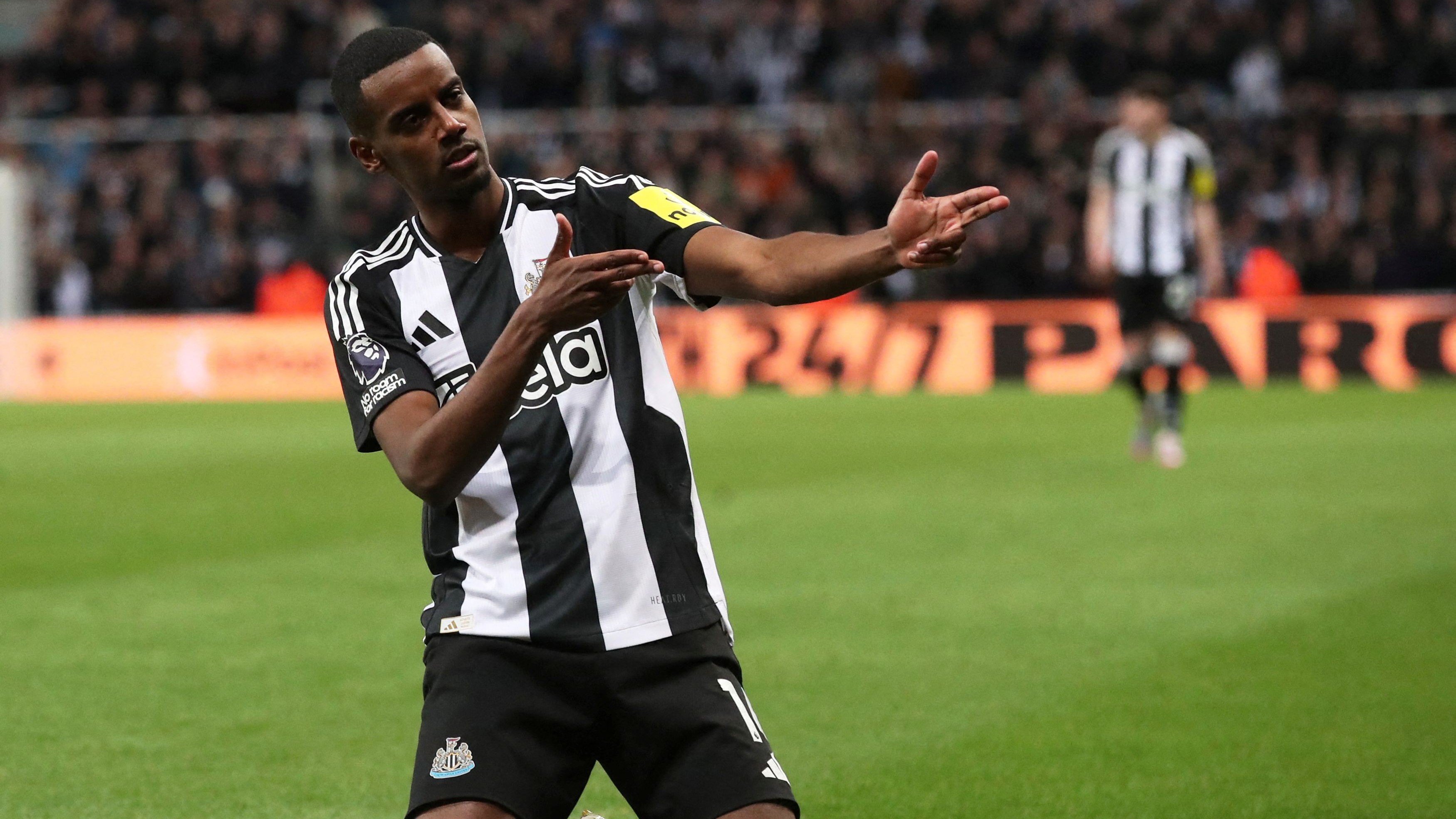 Newcastle boss Howe confident Isak will stay on amid transfer speculation