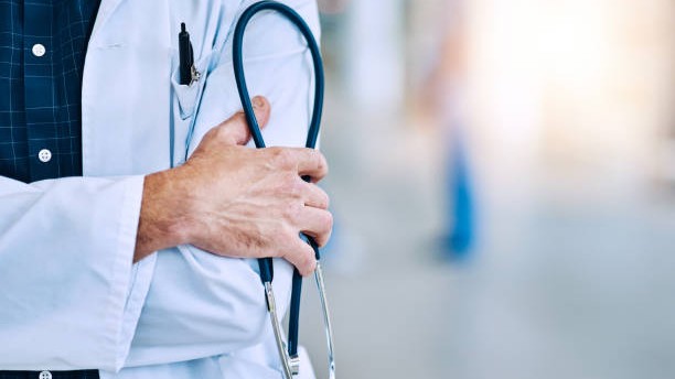 Indian-origin doctor charged with offering drugs for sexual favours in US