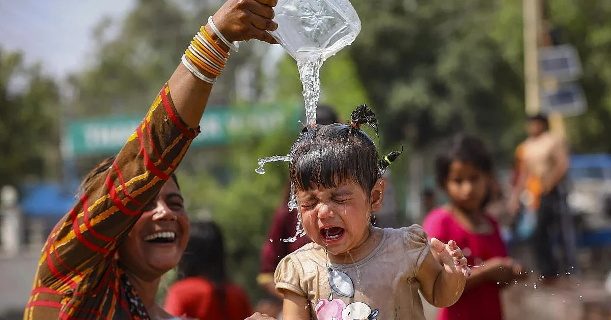 Kashmir Climate Alert: Valley Faces Unusual Humidity Amid Rising Heat