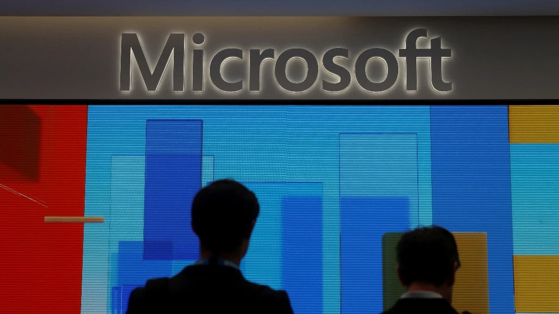 Microsoft alerts businesses, governments to server software attack