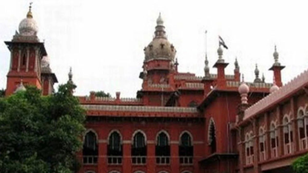 Govt scheme ads to not use names, photos of living personality including former CMs: Madras High Court