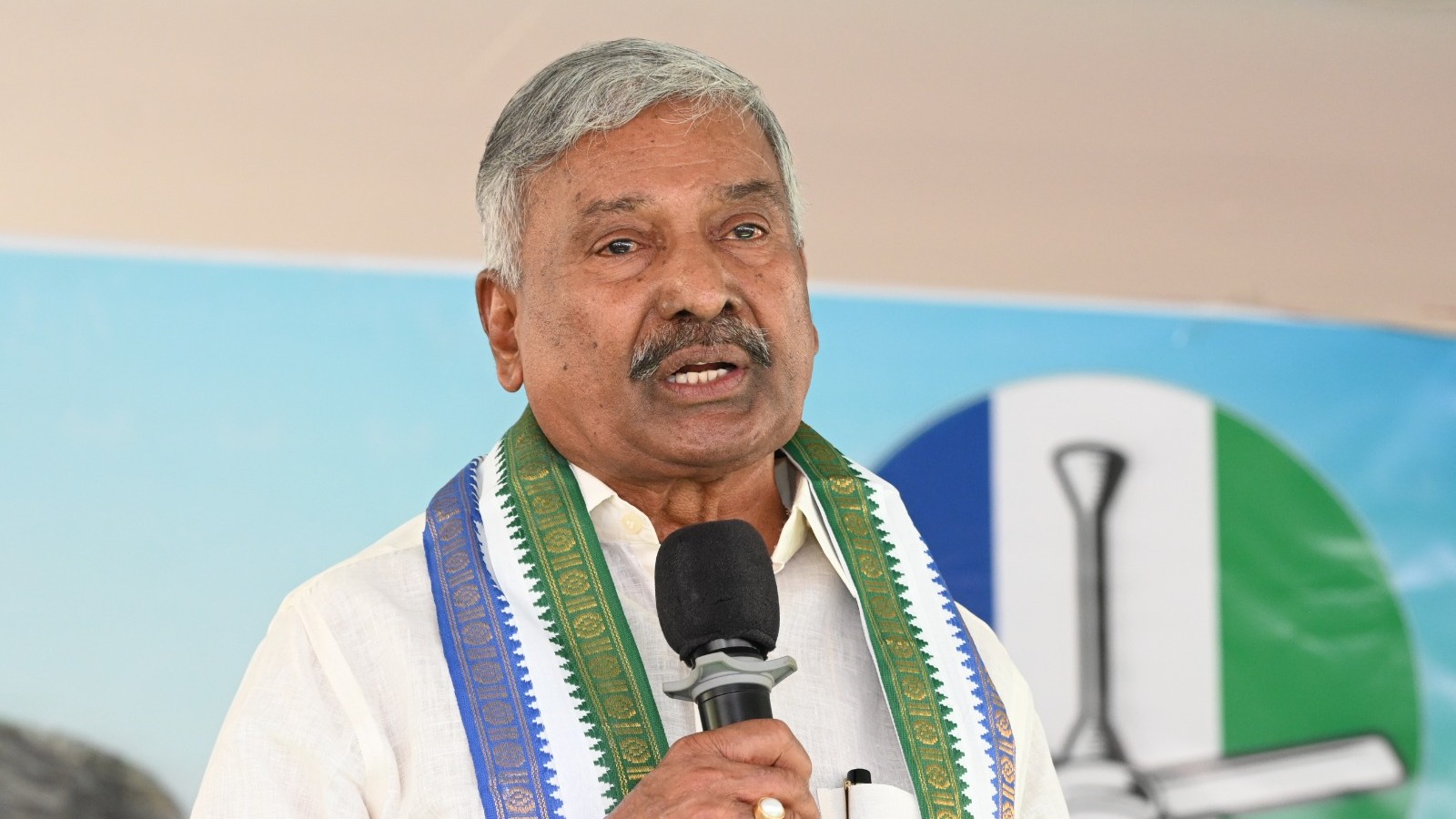 YSRCP leader Reddy accuses TDP govt of orchestrating liquor scam