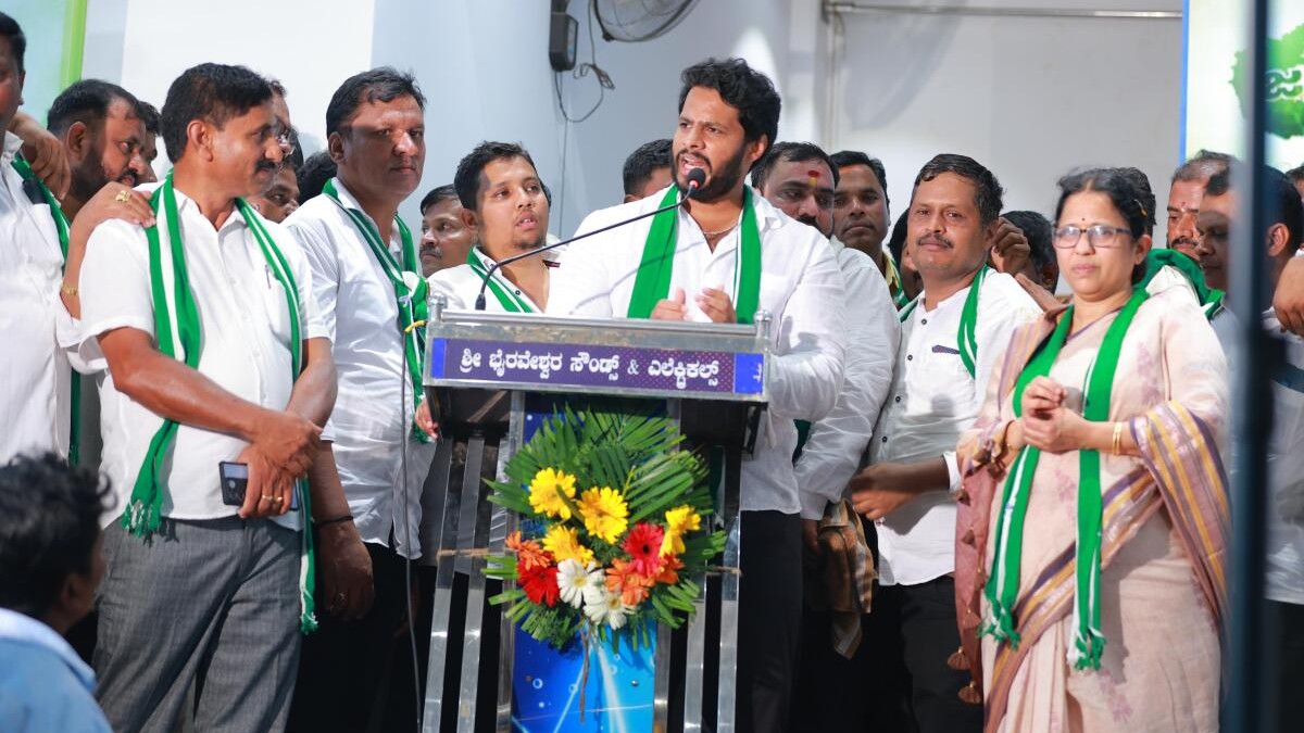 There is a 'Super CM' above Siddaramaiah in Karnataka, alleges Nikhil