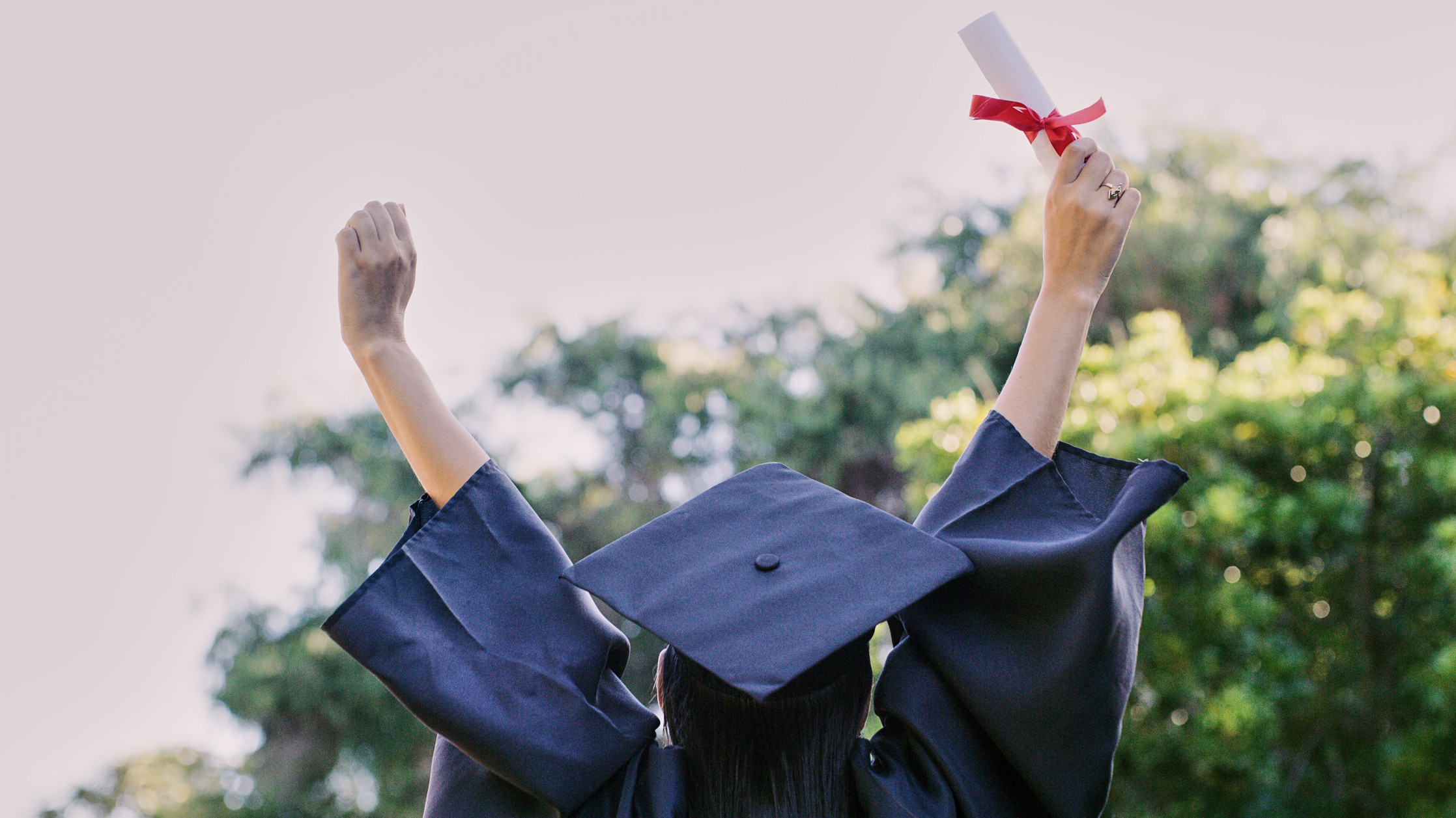 Seshadripuram Institute of Commerce and Management holds scholarship distribution ceremony  