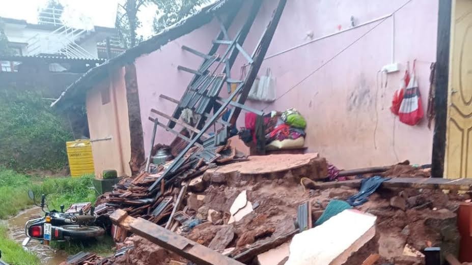 House collapses in Karnataka's Davanagere after heavy rains, elderly couple rescued