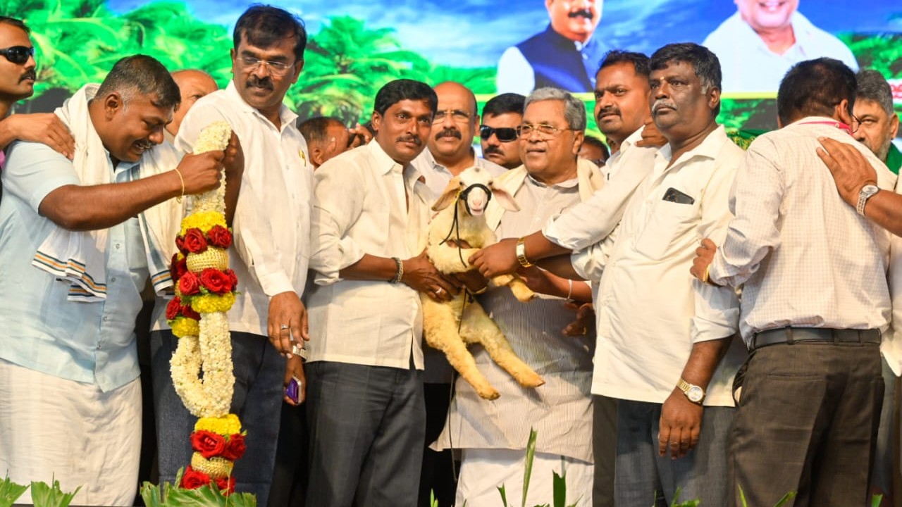 CM Siddaramaiah launches works worth Rs 1,146 crore; approves 100ft road in Maddur town