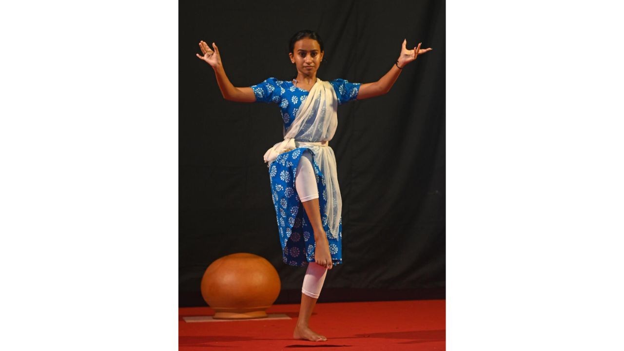 Remona enters Golden Book of World Records for longest Bharatanatyam performance