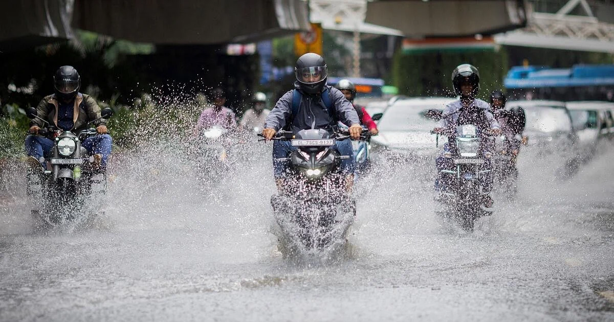 Delhi Weather Alert: Red Alert Issued as Heavy Rains Cause Flooding, Traffic Chaos
