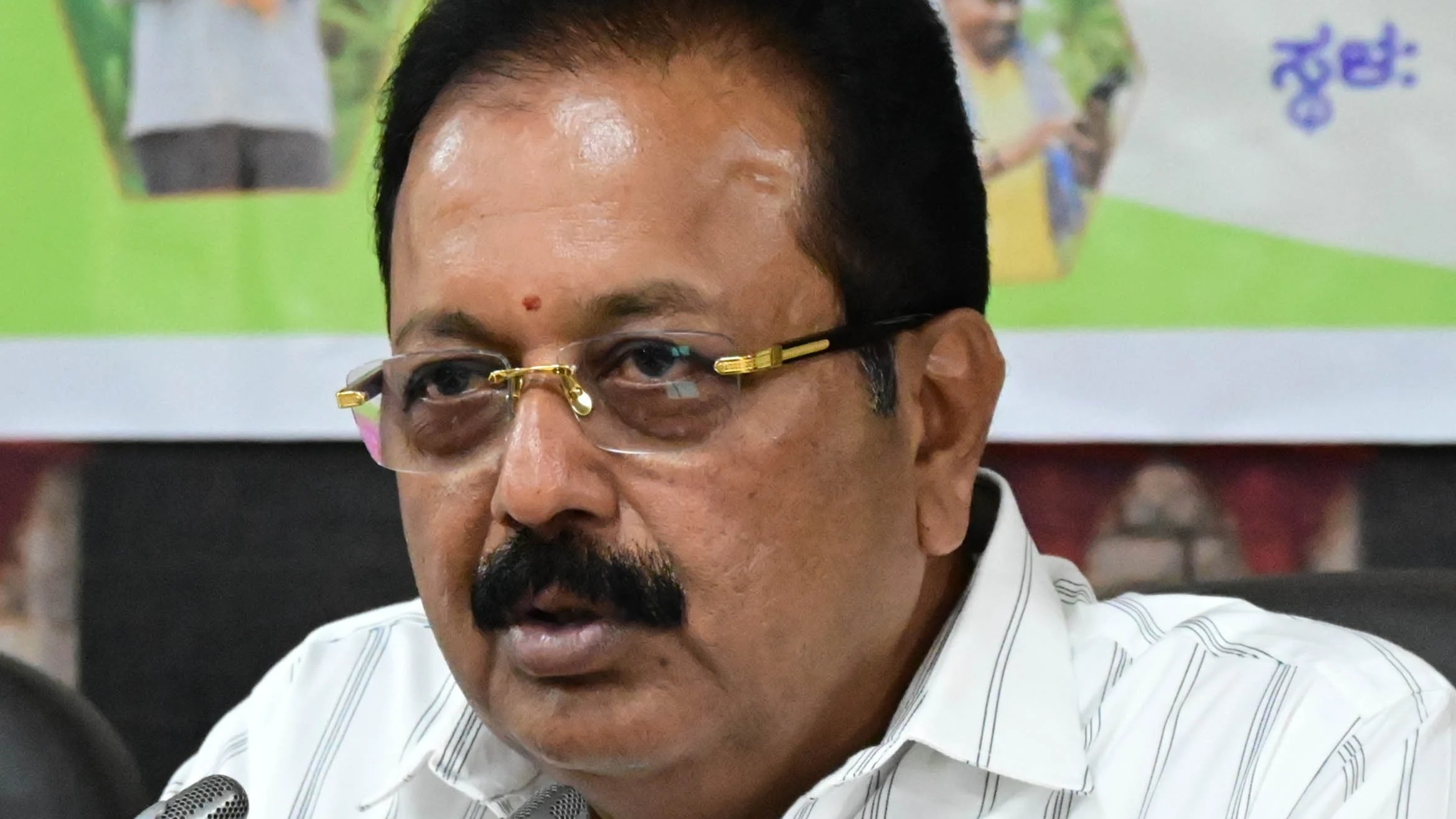 Urea row: Karnataka minister urges Centre to clear dues soon