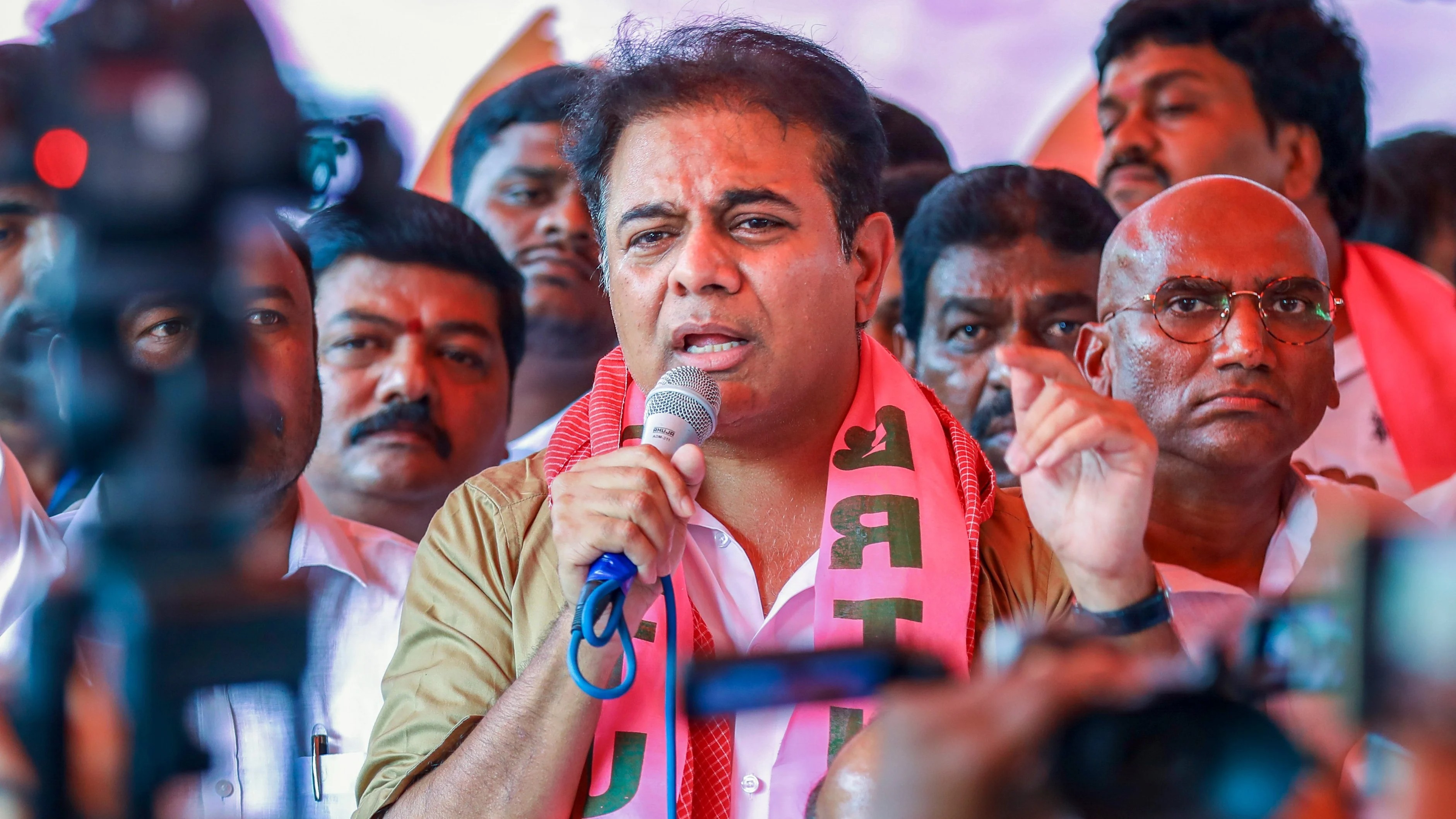 BRS welcomes SC directive to Telangana Assembly Speaker on disqualification of turncoat MLAs, dares Rahul Gandhi to uphold 'Paanch Nyay’