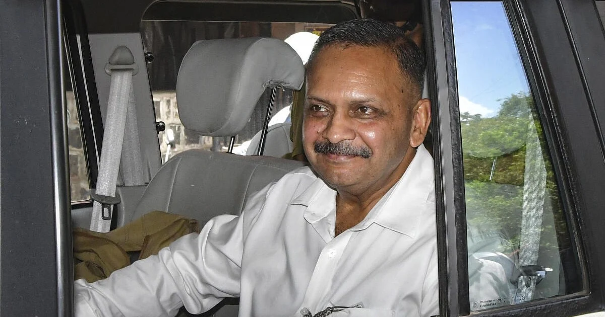 Lt Col Purohit gets warm welcome as he returns home after acquittal in Malegaon blast case