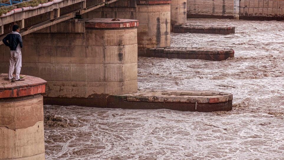 Delhi man jumps into Yamuna after fight with wife, rescued by boatmen