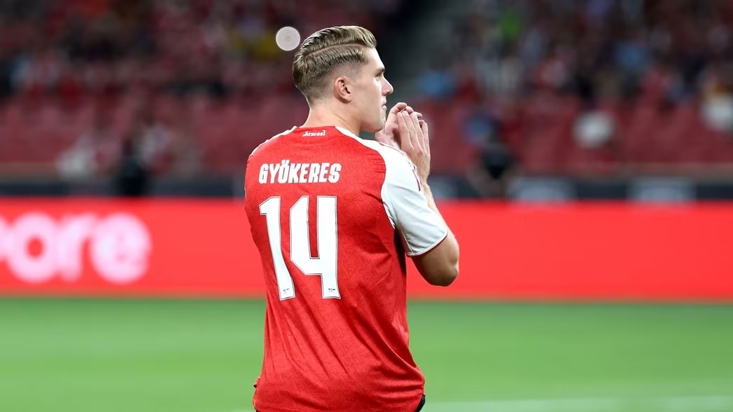 Gyokeres plays down Henry comparisons after taking Arsenal number 14 shirt