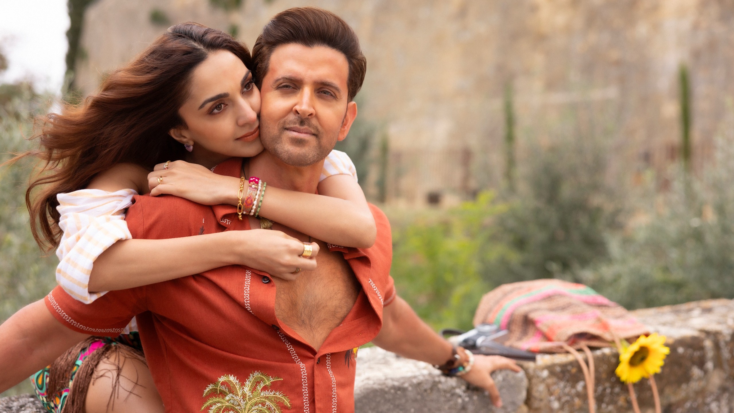 Kiara Advani and Hrithik Roshan in War 2.