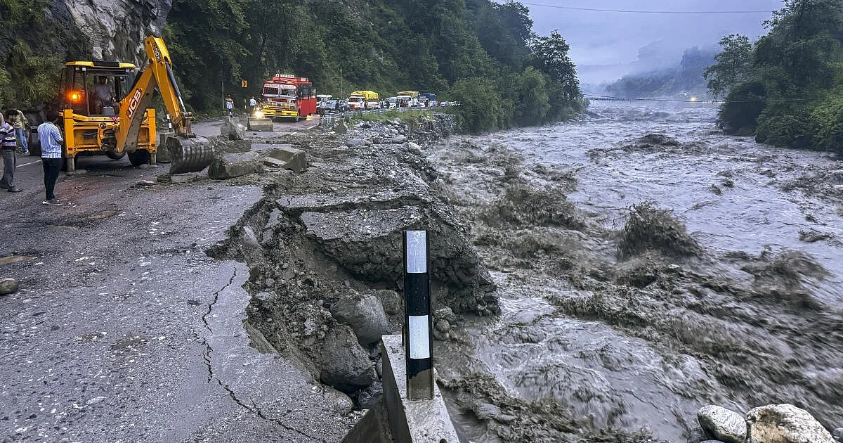 Monsoon Mayhem: 307 Roads Shut, Orange Alert Issued in Rain-Hit Himachal Pradesh