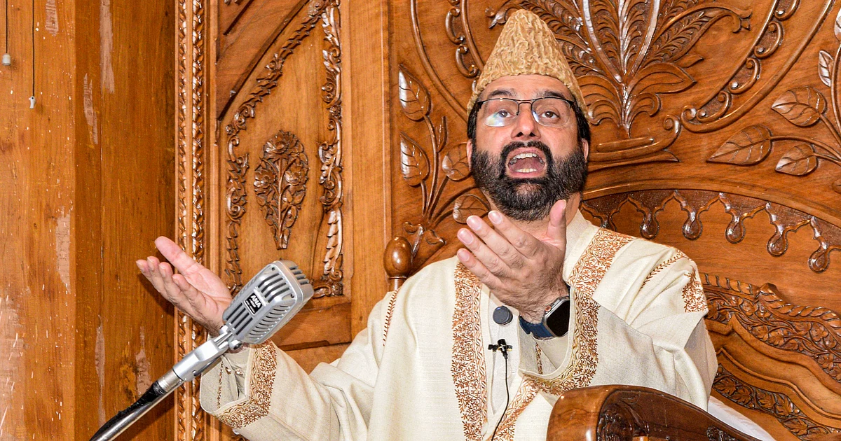 Kashmir Politics Shift: Mainstream Leaders Reconnect with Separatist Roots