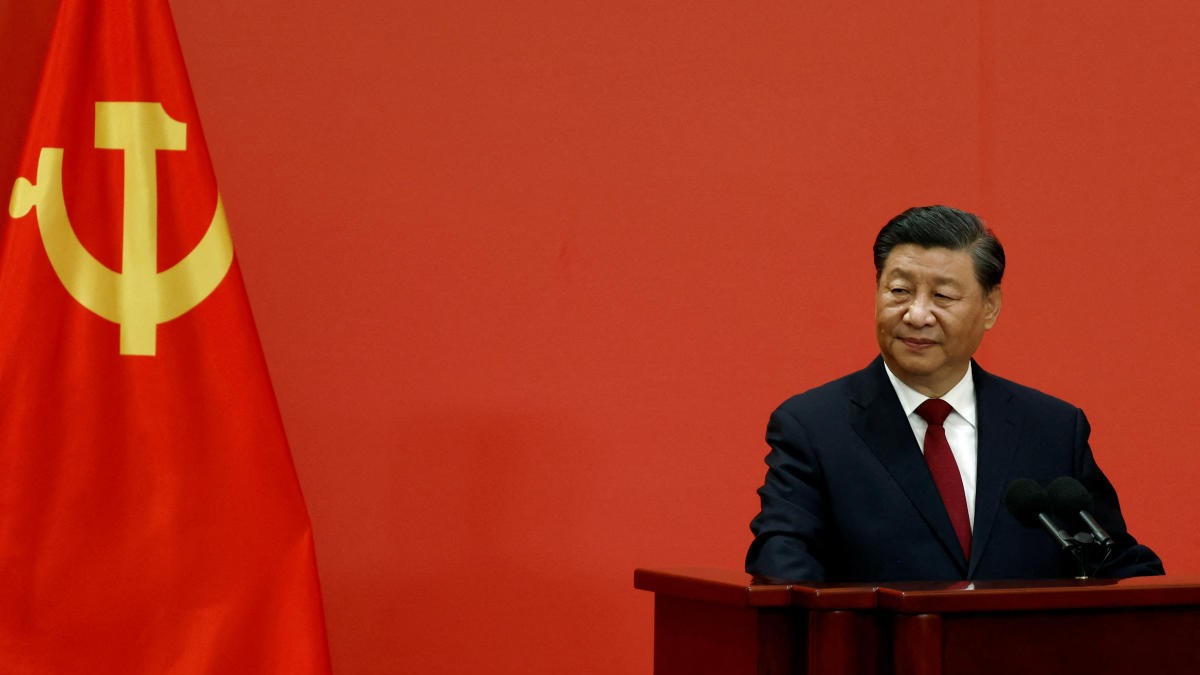 China tightens leash on foreign travel for govt employees 