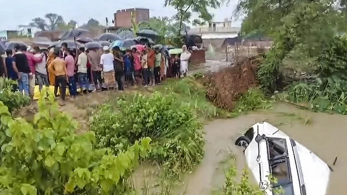Fatal Crash: 11 Dead as SUV Plunges Into Saryu Canal in Uttar Pradesh